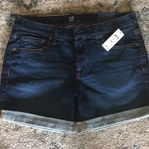 Gap shorts mid rise size 28